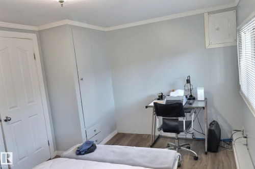 255 Evergreen Park, Edmonton, AB - Indoor Photo Showing Other Room