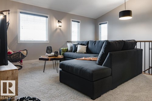 9389 Cooper Bend Bend, Edmonton, AB - Indoor Photo Showing Living Room