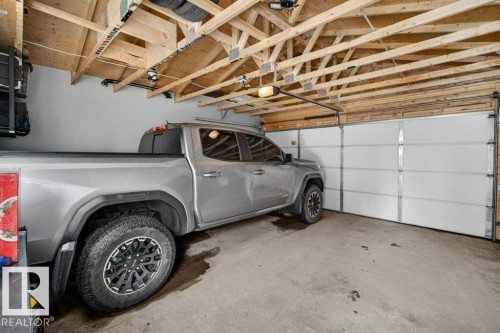 2405 Trumpeter Way, Edmonton, AB - Indoor Photo Showing Garage