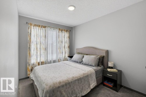 2405 Trumpeter Way, Edmonton, AB - Indoor Photo Showing Bedroom