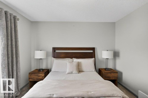 2405 Trumpeter Way, Edmonton, AB - Indoor Photo Showing Bedroom