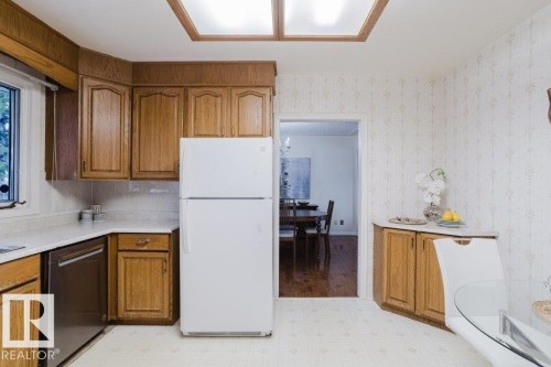 7907 Saskatchewan Drive, Edmonton, AB - Indoor Photo Showing Kitchen