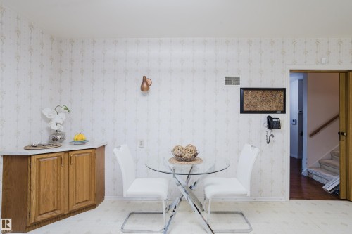 7907 Saskatchewan Drive, Edmonton, AB - Indoor Photo Showing Dining Room