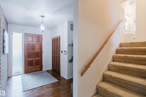 7907 Saskatchewan Drive, Edmonton, AB - Indoor Photo Showing Other Room