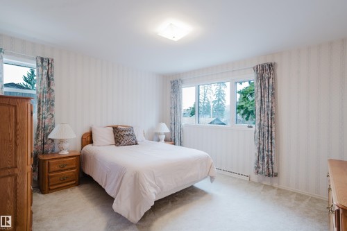 7907 Saskatchewan Drive, Edmonton, AB - Indoor Photo Showing Bedroom