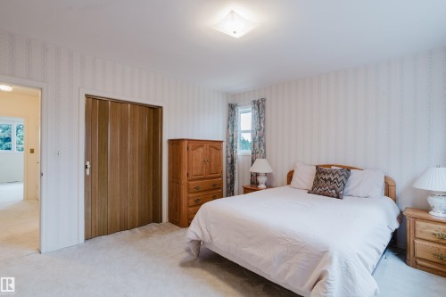7907 Saskatchewan Drive, Edmonton, AB - Indoor Photo Showing Bedroom
