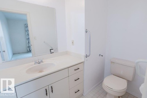 7907 Saskatchewan Drive, Edmonton, AB - Indoor Photo Showing Bathroom
