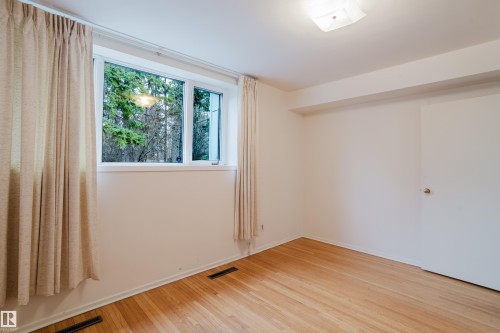 7907 Saskatchewan Drive, Edmonton, AB - Indoor Photo Showing Other Room