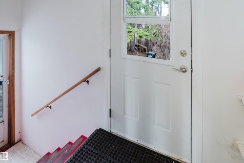 7907 Saskatchewan Drive, Edmonton, AB - Indoor Photo Showing Other Room