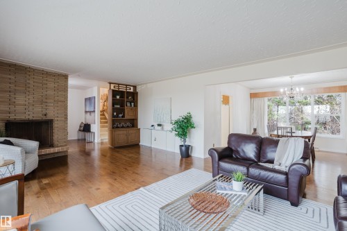7907 Saskatchewan Drive, Edmonton, AB - Indoor Photo Showing Living Room