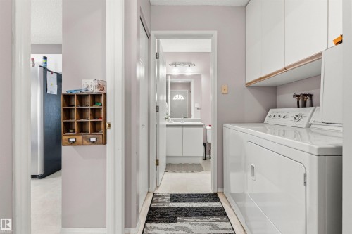 1491 Jefferys Crescent, Edmonton, AB - Indoor Photo Showing Laundry Room