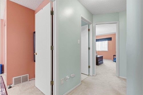 1491 Jefferys Crescent, Edmonton, AB - Indoor Photo Showing Other Room