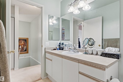 1491 Jefferys Crescent, Edmonton, AB - Indoor Photo Showing Bathroom