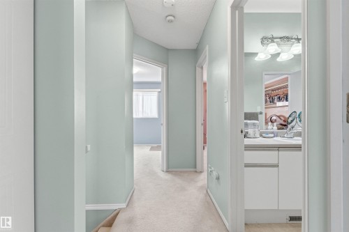 1491 Jefferys Crescent, Edmonton, AB - Indoor Photo Showing Other Room
