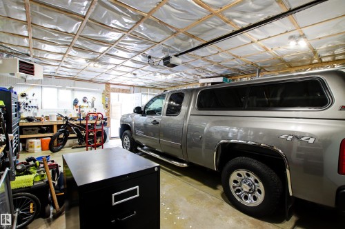1491 Jefferys Crescent, Edmonton, AB - Indoor Photo Showing Garage