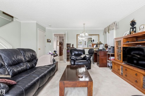 1491 Jefferys Crescent, Edmonton, AB - Indoor Photo Showing Living Room