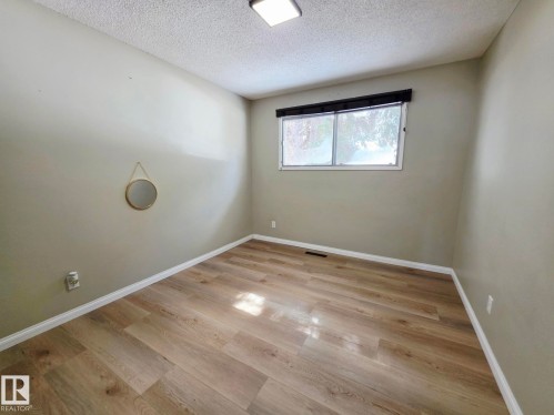5204 43 Avenue, Leduc, AB - Indoor Photo Showing Other Room