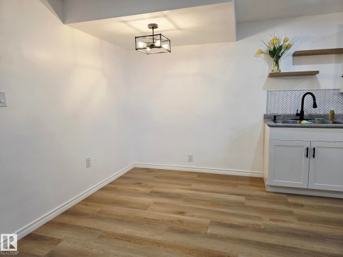 5204 43 Avenue, Leduc, AB - Indoor Photo Showing Other Room