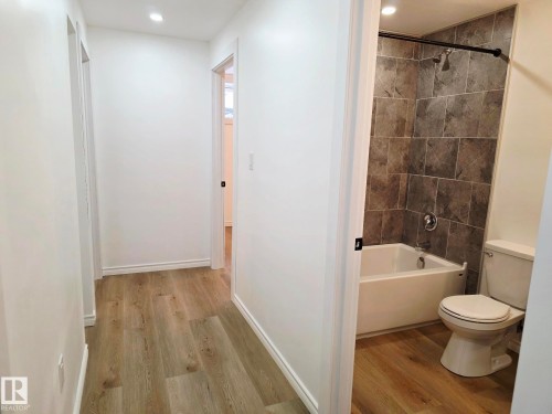 5204 43 Avenue, Leduc, AB - Indoor Photo Showing Bathroom