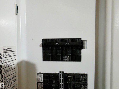 5204 43 Avenue, Leduc, AB - Indoor Photo Showing Other Room