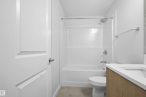 8628 Edgemont Link Link, Edmonton, AB - Indoor Photo Showing Bathroom