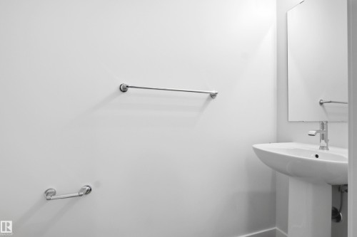 8628 Edgemont Link Link, Edmonton, AB - Indoor Photo Showing Bathroom