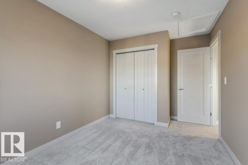 6 1391 Starling Drive, Edmonton, AB - Indoor