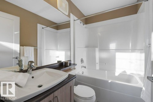 6 1391 Starling Drive, Edmonton, AB - Indoor Photo Showing Bathroom