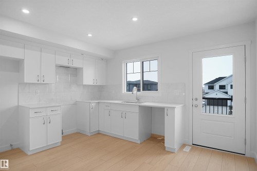 651 176 Avenue, Edmonton, AB - Indoor Photo Showing Kitchen