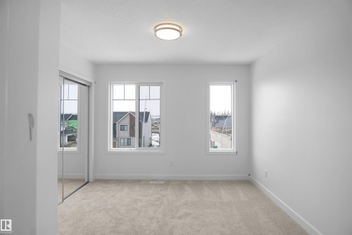 651 176 Avenue, Edmonton, AB - Indoor Photo Showing Other Room