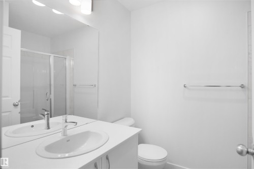 651 176 Avenue, Edmonton, AB - Indoor Photo Showing Bathroom