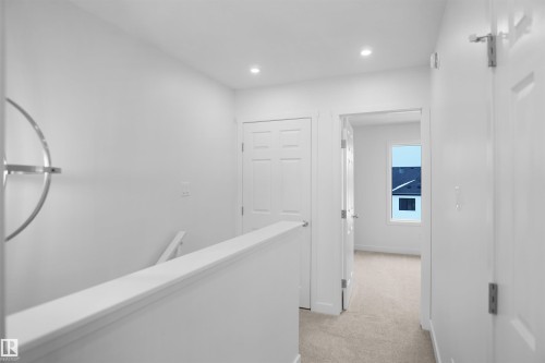 651 176 Avenue, Edmonton, AB - Indoor Photo Showing Other Room