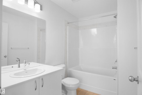 651 176 Avenue, Edmonton, AB - Indoor Photo Showing Bathroom