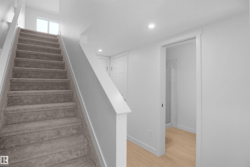 651 176 Avenue, Edmonton, AB - Indoor Photo Showing Other Room