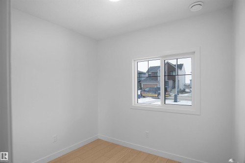 651 176 Avenue, Edmonton, AB - Indoor Photo Showing Other Room