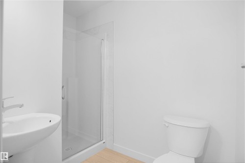 651 176 Avenue, Edmonton, AB - Indoor Photo Showing Bathroom