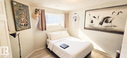 9218 163 Avenue, Edmonton, AB - Indoor Photo Showing Bedroom