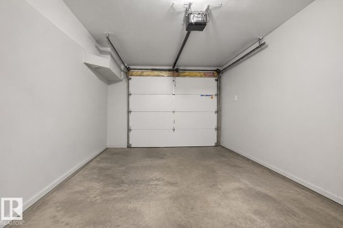 #3 10235 111 St Nw, Edmonton, AB - Indoor Photo Showing Garage