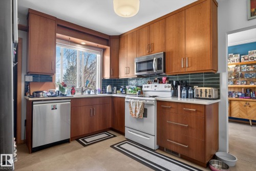 11227 103 Street, Edmonton, AB - Indoor Photo Showing Kitchen