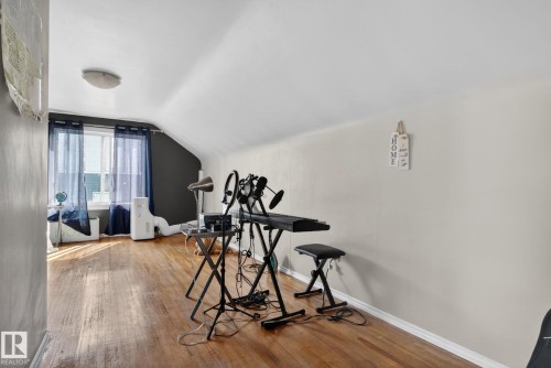 11227 103 Street, Edmonton, AB - Indoor Photo Showing Other Room