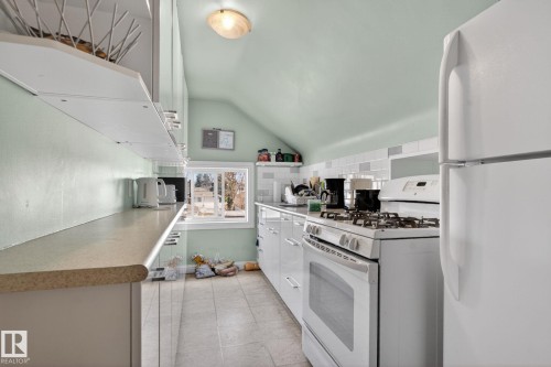 11227 103 Street, Edmonton, AB - Indoor Photo Showing Kitchen