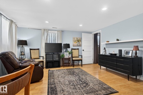 11227 103 Street, Edmonton, AB - Indoor