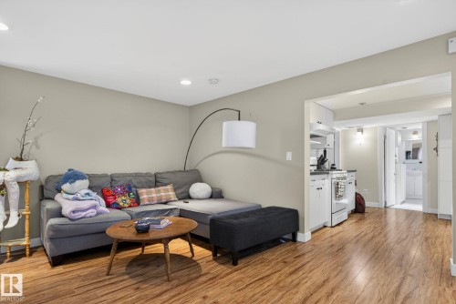 11227 103 Street, Edmonton, AB - Indoor Photo Showing Living Room
