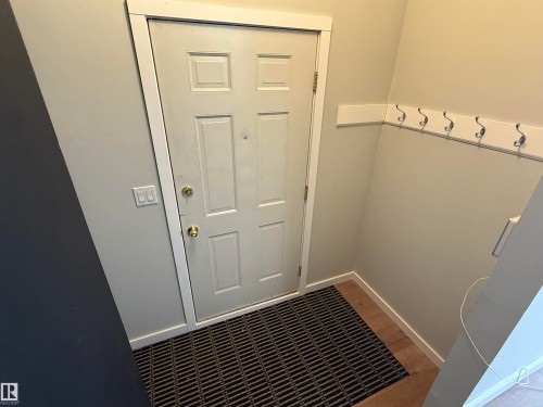 10654 Beaumaris Road, Edmonton, AB - Indoor Photo Showing Other Room