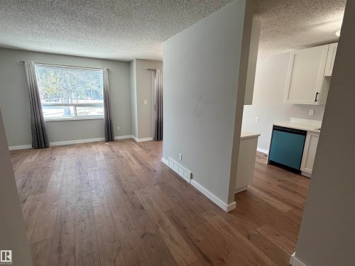 10654 Beaumaris Road, Edmonton, AB - Indoor Photo Showing Other Room
