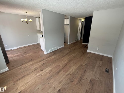 10654 Beaumaris Road, Edmonton, AB - Indoor Photo Showing Other Room