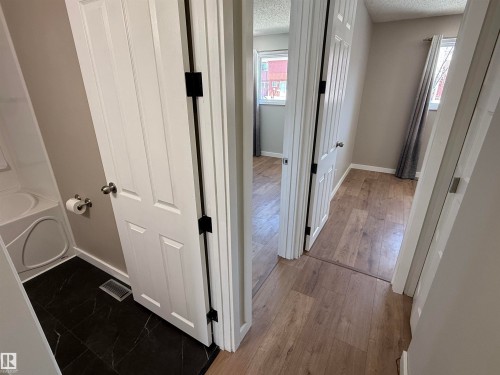 10654 Beaumaris Road, Edmonton, AB - Indoor Photo Showing Other Room