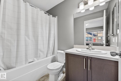 17 4029 Orchards Drive, Edmonton, AB - Indoor Photo Showing Bathroom