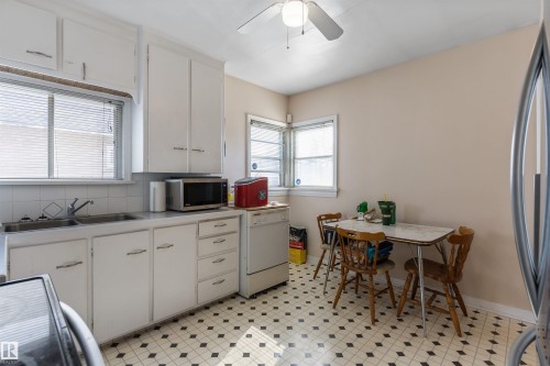 10838 110 Street, Edmonton, AB - Indoor