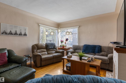 10838 110 Street, Edmonton, AB - Indoor Photo Showing Living Room